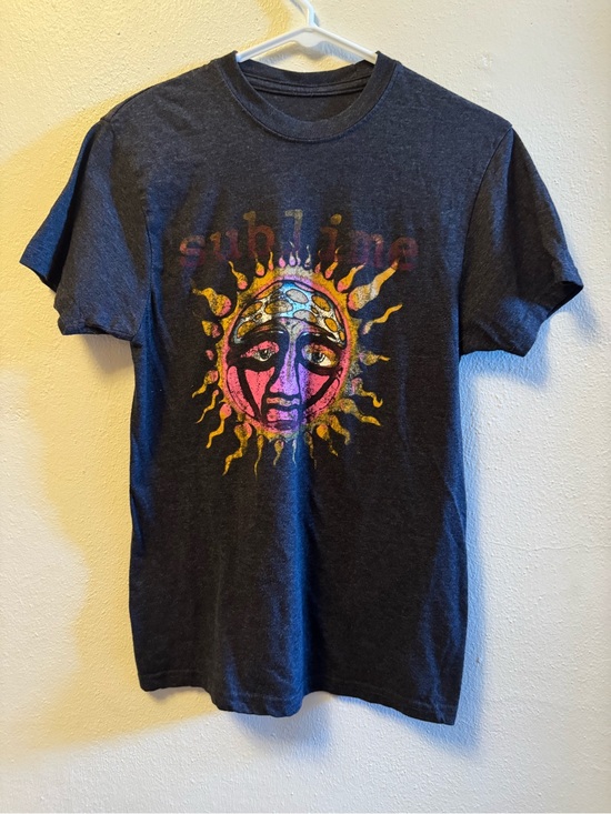 Sublime Tops - Vintage Sublime Sun Graphic Band Tee | Gray Acid Wash Style Retro 90s T-Shirt -M